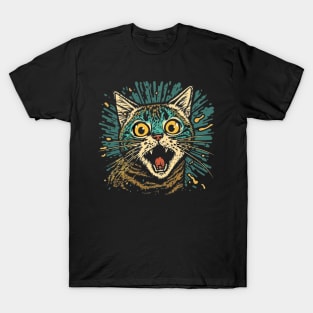 Funny Scared Cat Face, Cat Lover, Scaredy Cat T-Shirt